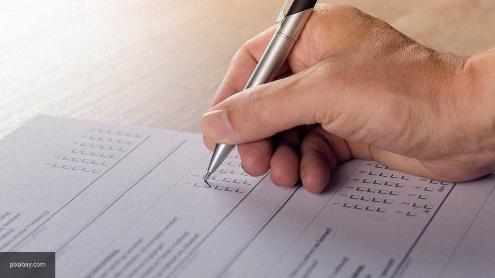 Астраханский школьник провалит ЕГЭ по математике из-за проблем с ручкой