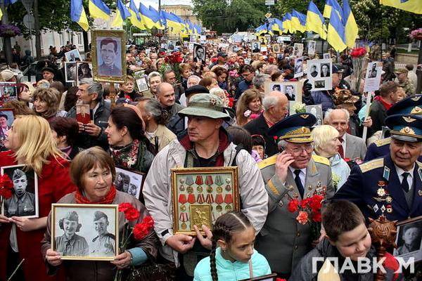 «Бессмертный полк» имени Януковича, или Победобесие по-украински