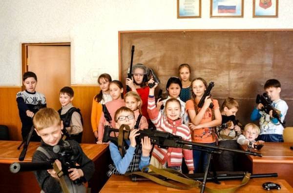 Путинюгенд. Как Кремль создает детскую армию и готовит детей к будущим войнам
