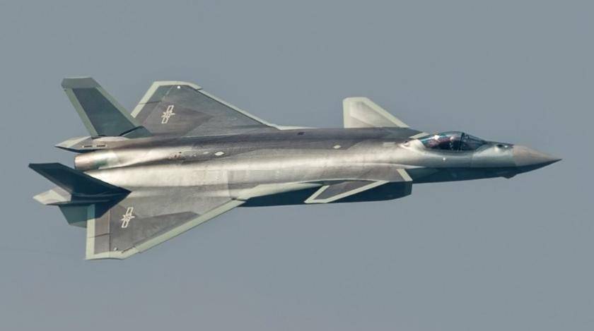 Помесь МиГа и F-35: у китайского J-20 нашлась российская родословная