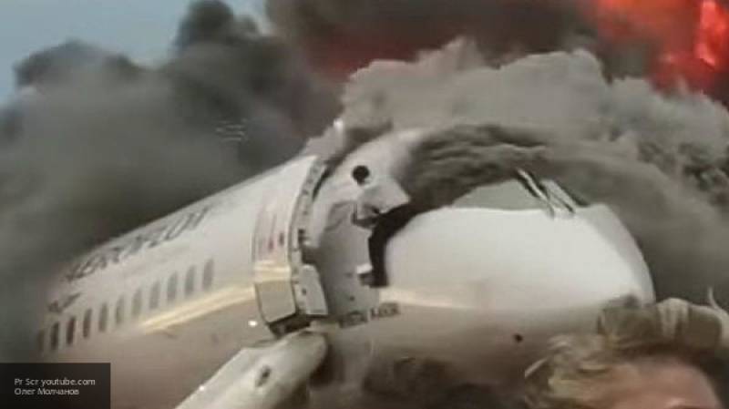 Пилоты разбившегося в Шереметьево SSJ-100 временно отстранены от полетов