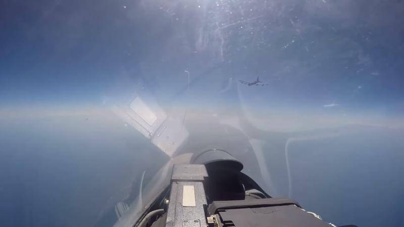 Появилось видео перехвата российскими истребителями бомбардировщиков США