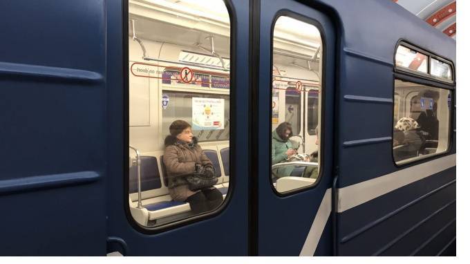 На оранжевой ветке метро поезда приходят с задержкой из-за неисправного состава