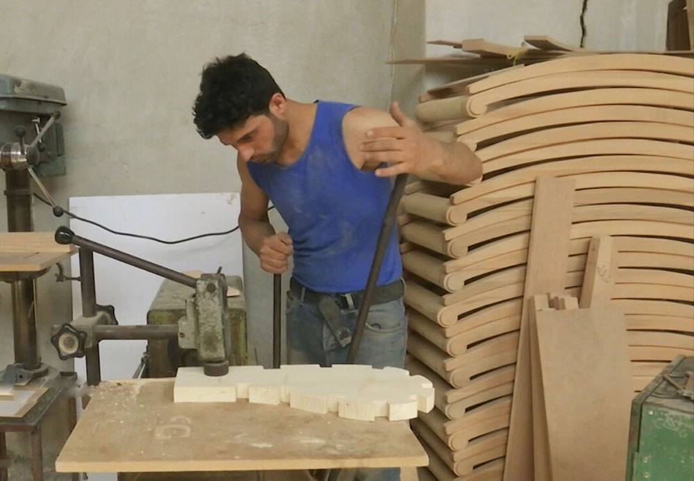 В Алеппо заработал разрушенный боевиками мебельный завод
