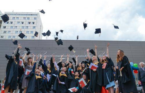 Социологи: Меньше половины российских выпускников хотят поступить в вуз