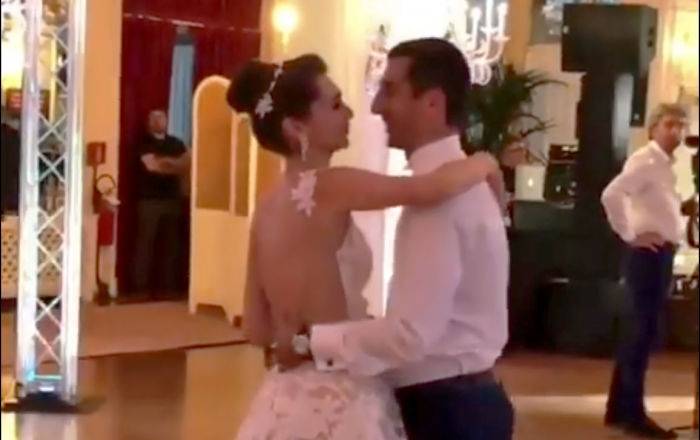 Обнародовано видео со свадьбы Мхитаряна - молодожены зажигают с Аль Бано и Роминой Пауэр