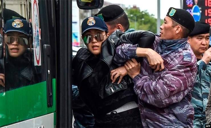 Беспрецедентные протесты против диктатуры в Казахстане: МВД сообщило о 4000 задержанных