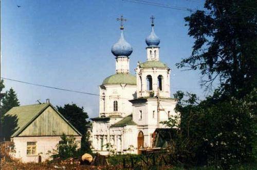 Разыскиваемый за махинации верующий россиянин решил обокрасть храм после молитвы