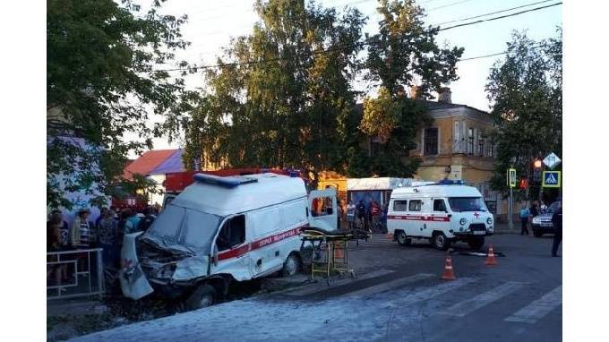 Видео момента ДТП: В Тамбовской области в дорожной аварии со "скорой" погибла фельдшер