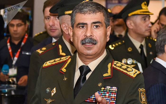 Министр обороны Азербайджана признал факт попадания снаряда в один из домов в Гяндже