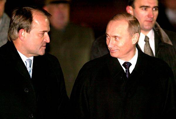 Кум Путин не спасает Виктора Медведчука от судов