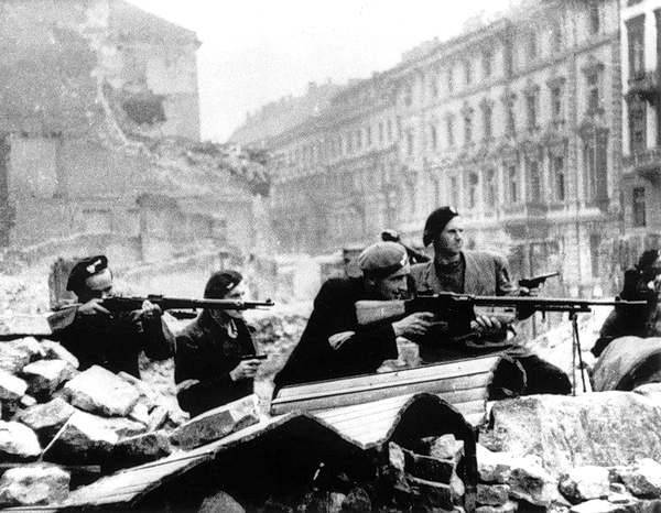 Варшавское Восстание  в нынешней коллективной памяти поляков