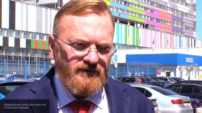 Милонов намерен помогать избирателям Зеленкова до избрания нового депутата