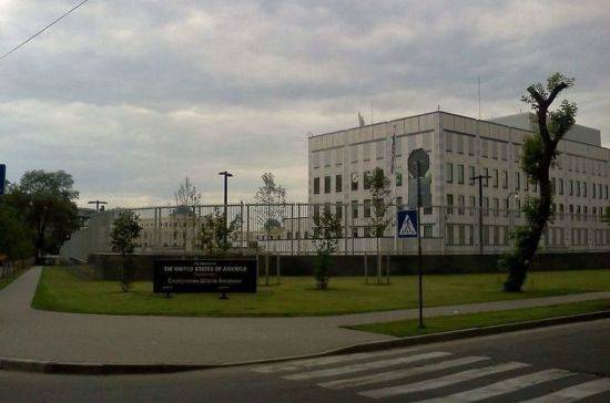 Неизвестные сообщили о минировании посольства США в Киеве