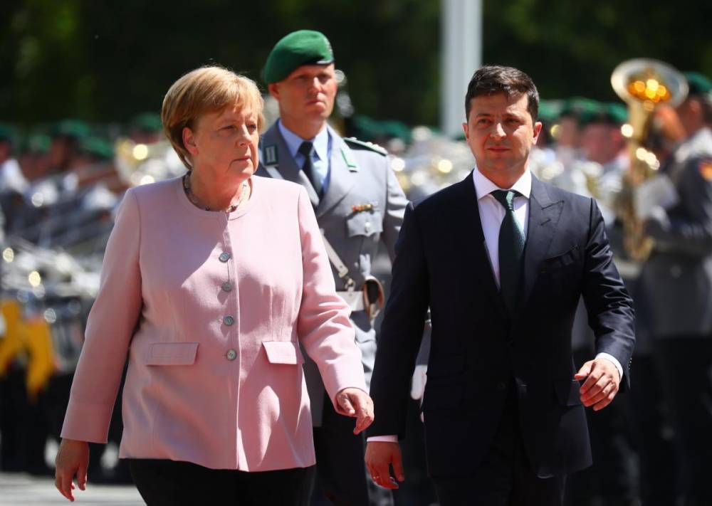 Старая стратегия с новым президентом: после встречи с Зеленским Меркель высказалась за сохранение антироссийских санкций