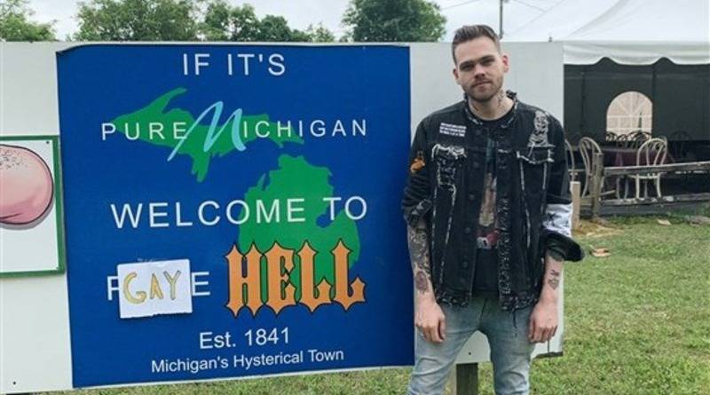 Звезда YouTube купил городок в Мичигане и переименовал его в Gay Hell - usa.one - США - шт. Мичиган