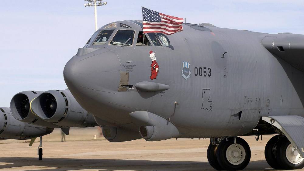 В рядах американских авиаторов нашлись самоубийцы: как бомбардировщик ВВС США присматривался к Крыму