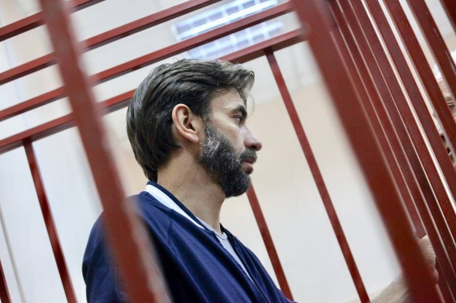 Гусев выступил против клеток для подсудимых и арестованных