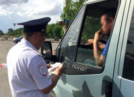 Астраханских пассажиров перевозили на неисправных автобусах и водители без прав