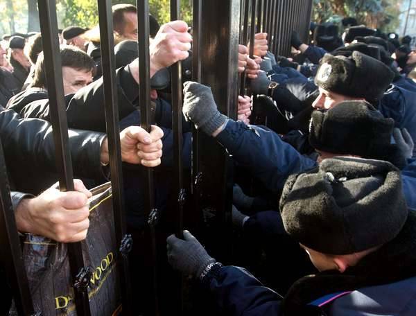 В Украине рост протестных настроений: мы не хотим ТАК жить - соцопрос