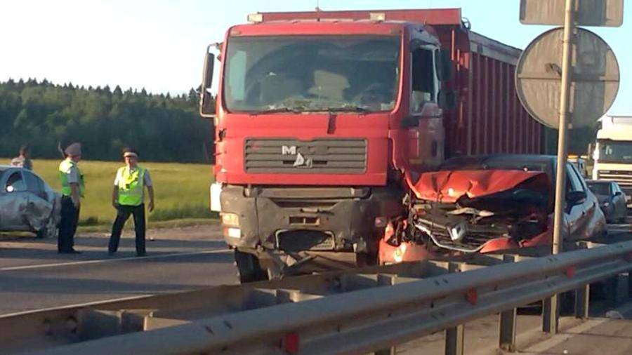 Авария с участием 11 автомобилей произошла под Москвой