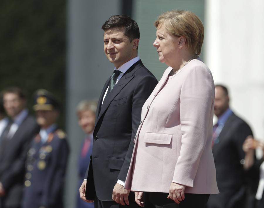 Меркель стало плохо во время встречи с Зеленским