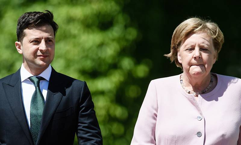 Меркель затрясло на встрече с Зеленским