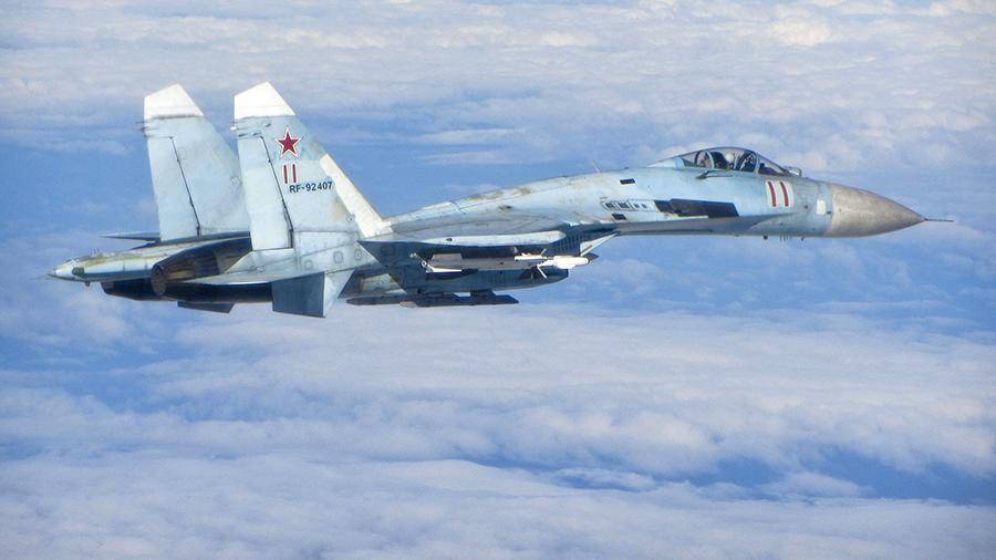 СМИ узнали подробности перехвата бомбардировщиков США российскими Су-27