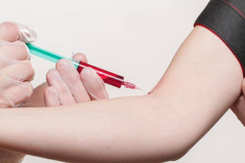 Ученые не подтвердили гипотезу об опасности женской крови