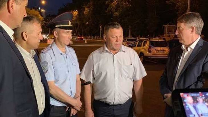 Брянский губернатор Богомаз проверил ход ночных дорожных работ