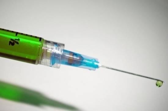 Депутат Госдумы предложил Минздраву рассмотреть возможность включения прививки от ВПЧ в программу госгарантий