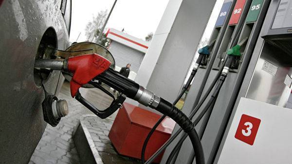 Производители резко подняли цены на бензин