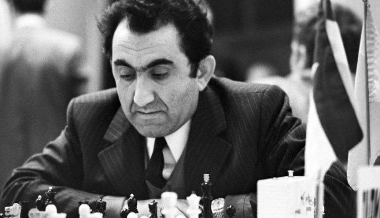 «Железный Тигран»: шахматисту Петросяну исполнилось бы 90 лет
