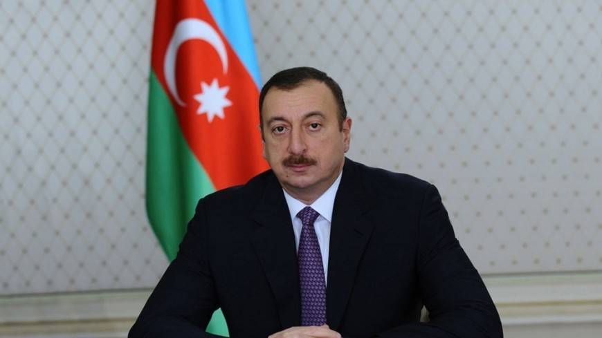 Алиев значительно увеличил зарплаты бюджетникам