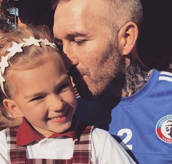 Умирающий экс-футболист «Зенита» Фернандо Риксен устроил в хосписе праздник для дочери