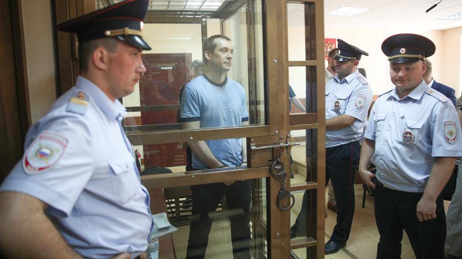 Адвокаты полковника Захарченко просят его оправдать