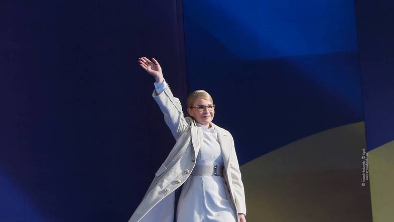 Тимошенко  ухватилась за землю в расчете остановить падение рейтинга | Политнавигатор