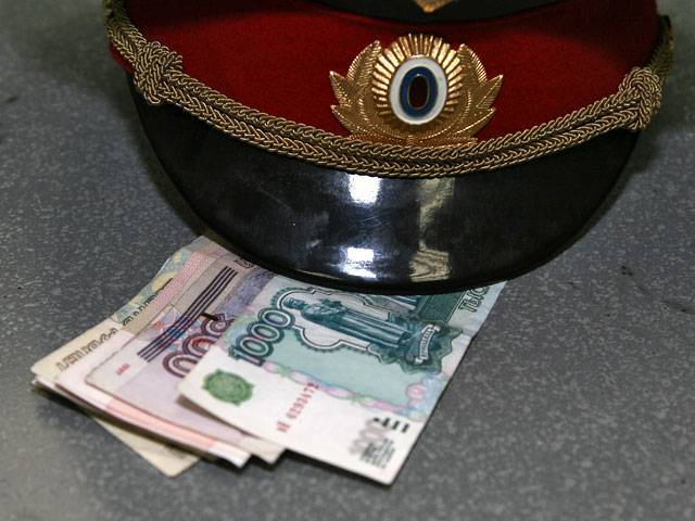 В Астрахани предпринимательницу поймали за руку со взяткой