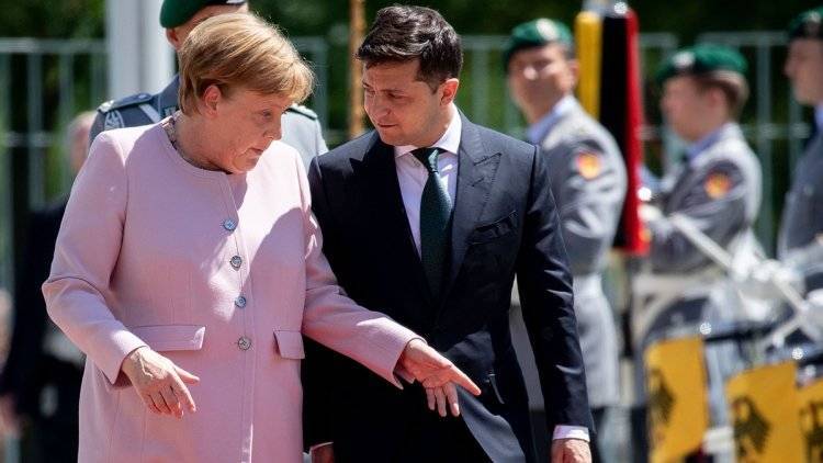 Меркель не намерена отменять рабочие поездки из-за своего самочувствия