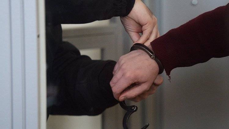 В Крыму следователи-взяточники получили 5 лет тюрьмы