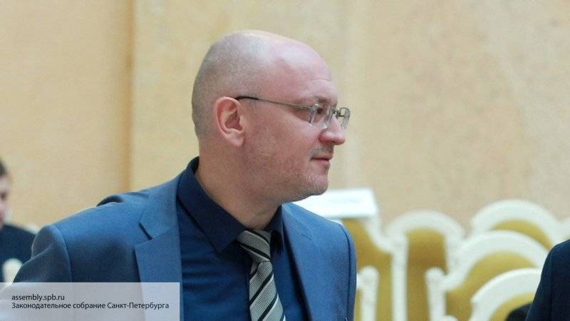 Писатель Пучков заявил, что политическая карьера Резника окончена в связи с наркоскандалом