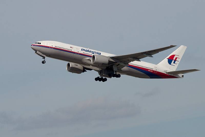 Командир пропавшего Boeing MH370 оставил пассажиров без воздуха