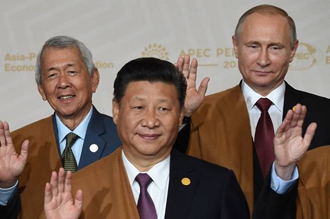 Китай до смерти пугает россиян своей “любовью”