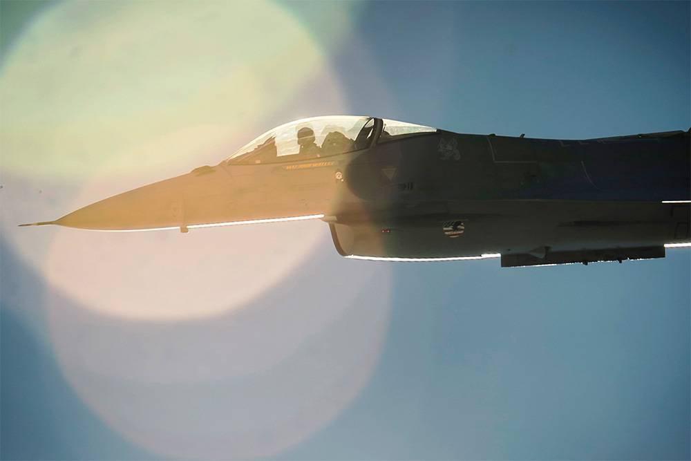 Суд в США приговорил к году тюрьмы российского разработчика игр за покупку на eBay инструкций к истребителю F-16