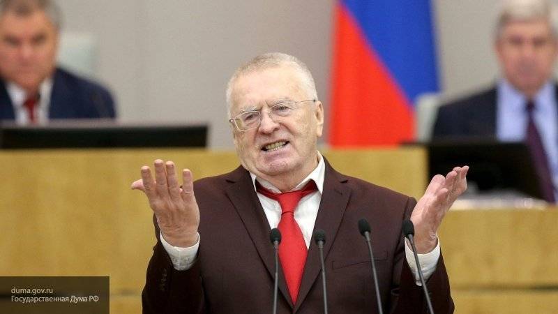 Жириновский призвал депутатов смотреть прямую линию с Путиным стоя