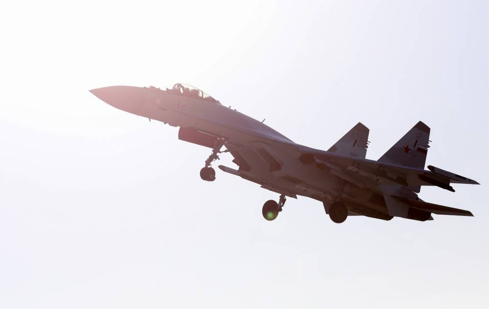 Россия перебрасывает на Крымский полуостров истребители Су-35С