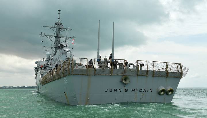 ВМС США признались, что прикрыли "Маккейна" от Трампа