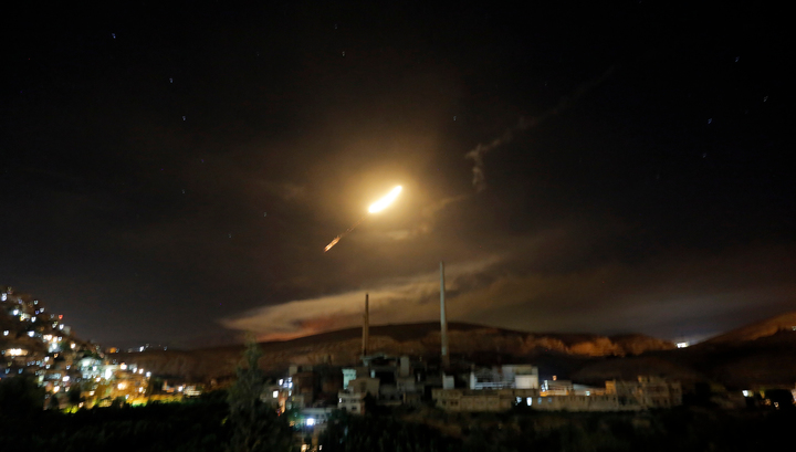 ПВО Сирии сбили ракеты противника к юго-западу от Дамаска