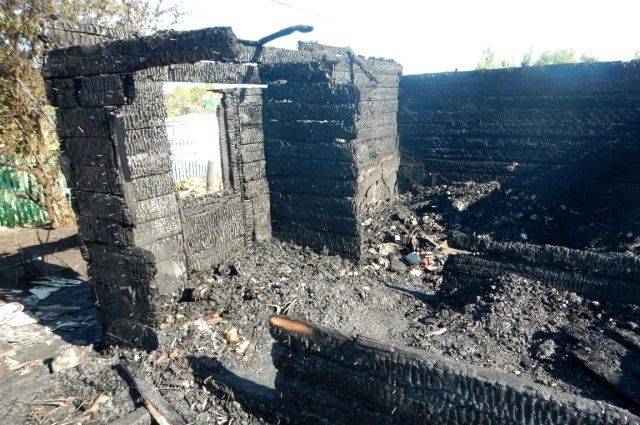 Женщина и трое маленьких детей погибли в огне в Хабаровском крае