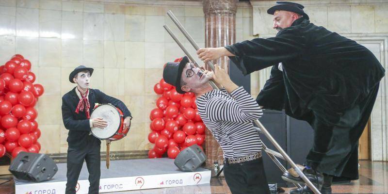 Концерт в честь Дня защиты детей прошел в метро Москвы